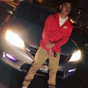 Meet your Posher, Moises